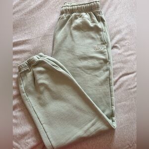 ⭐️ Alo Accolade Sweatpants